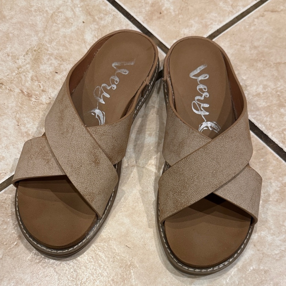 Very G Women's Tawney Sandals